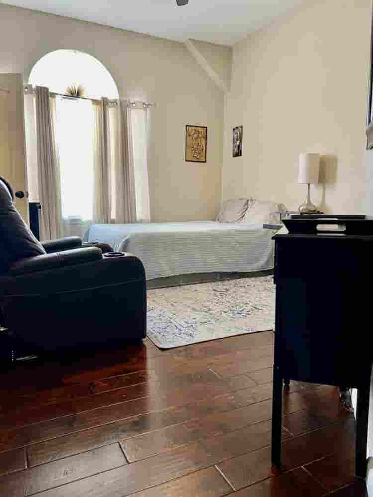 Beautiful room for rent 
plano west