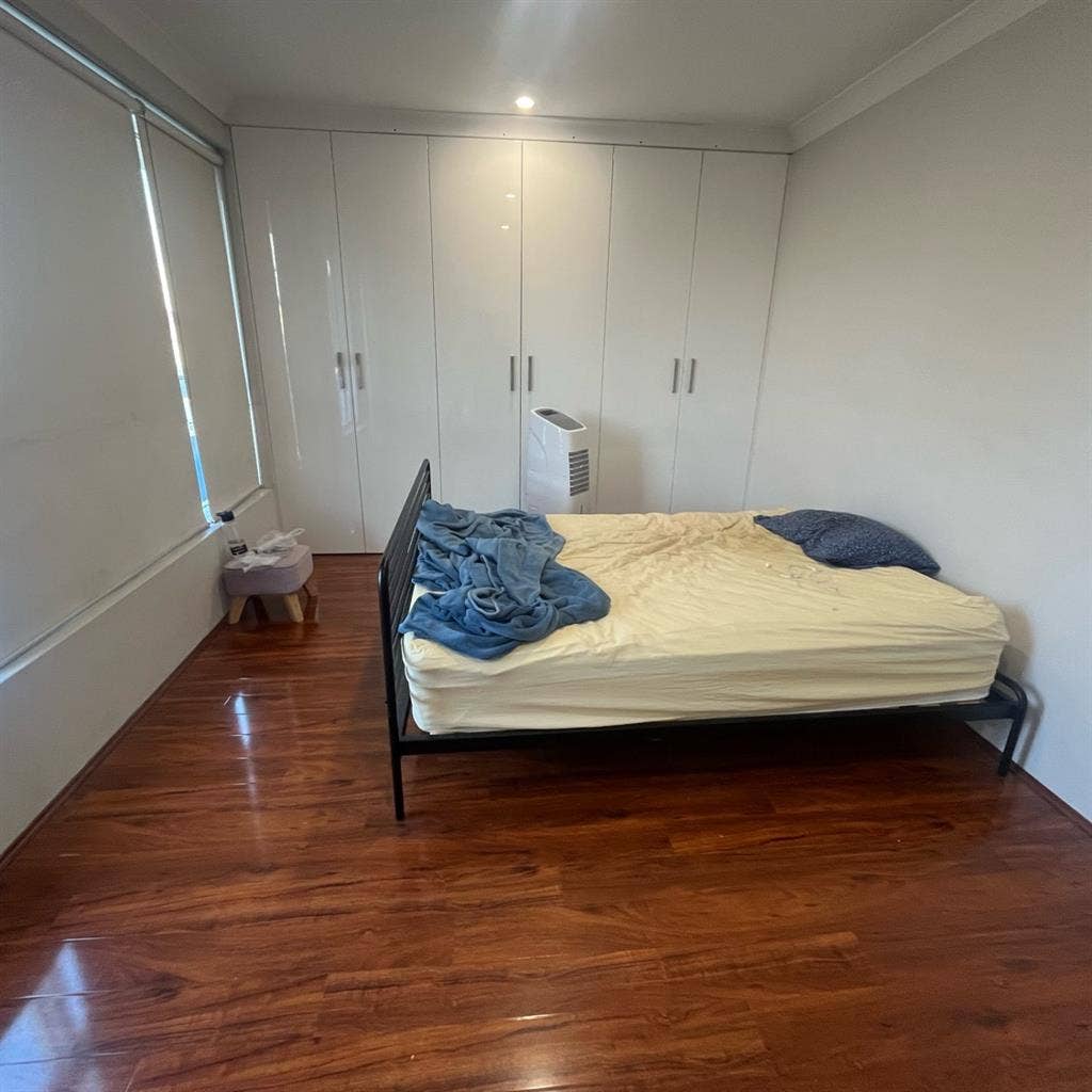 Spacious Room for Rent