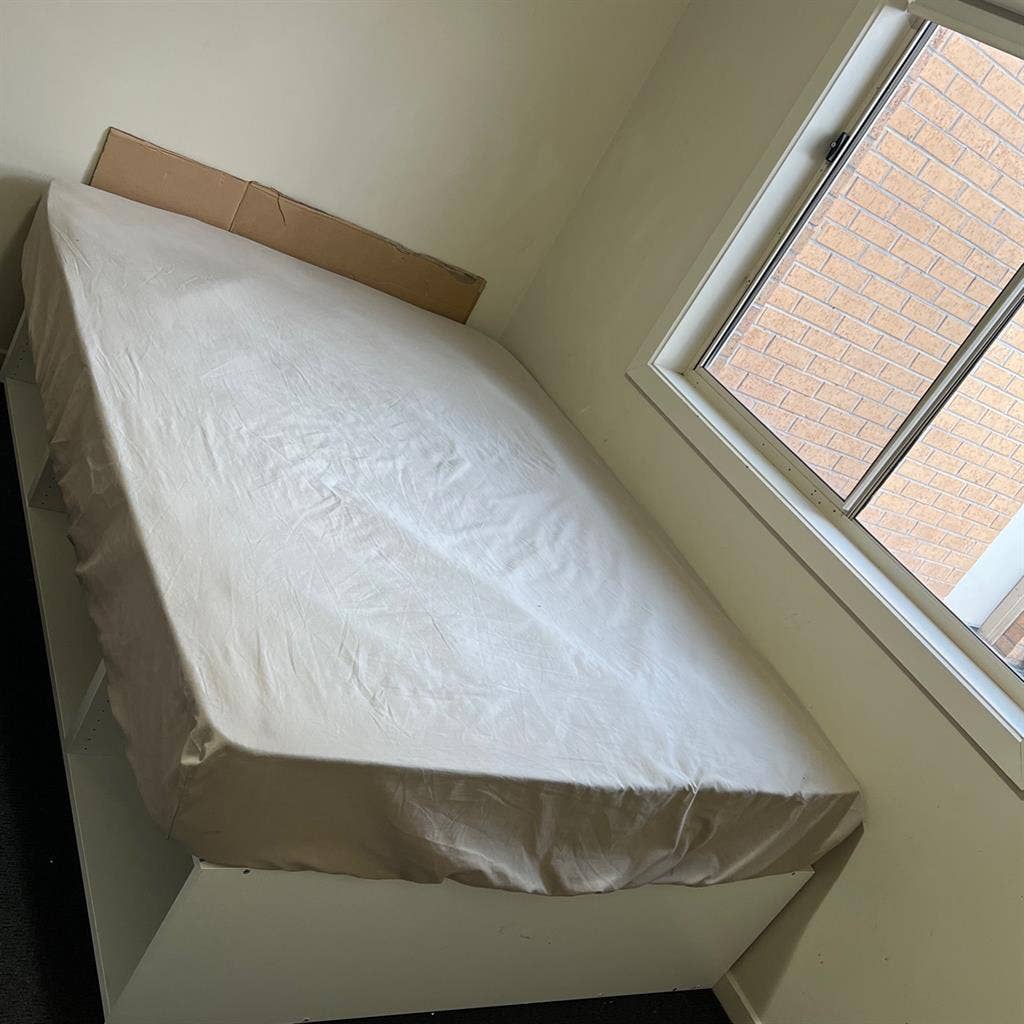 Room available in Tarneit for girls