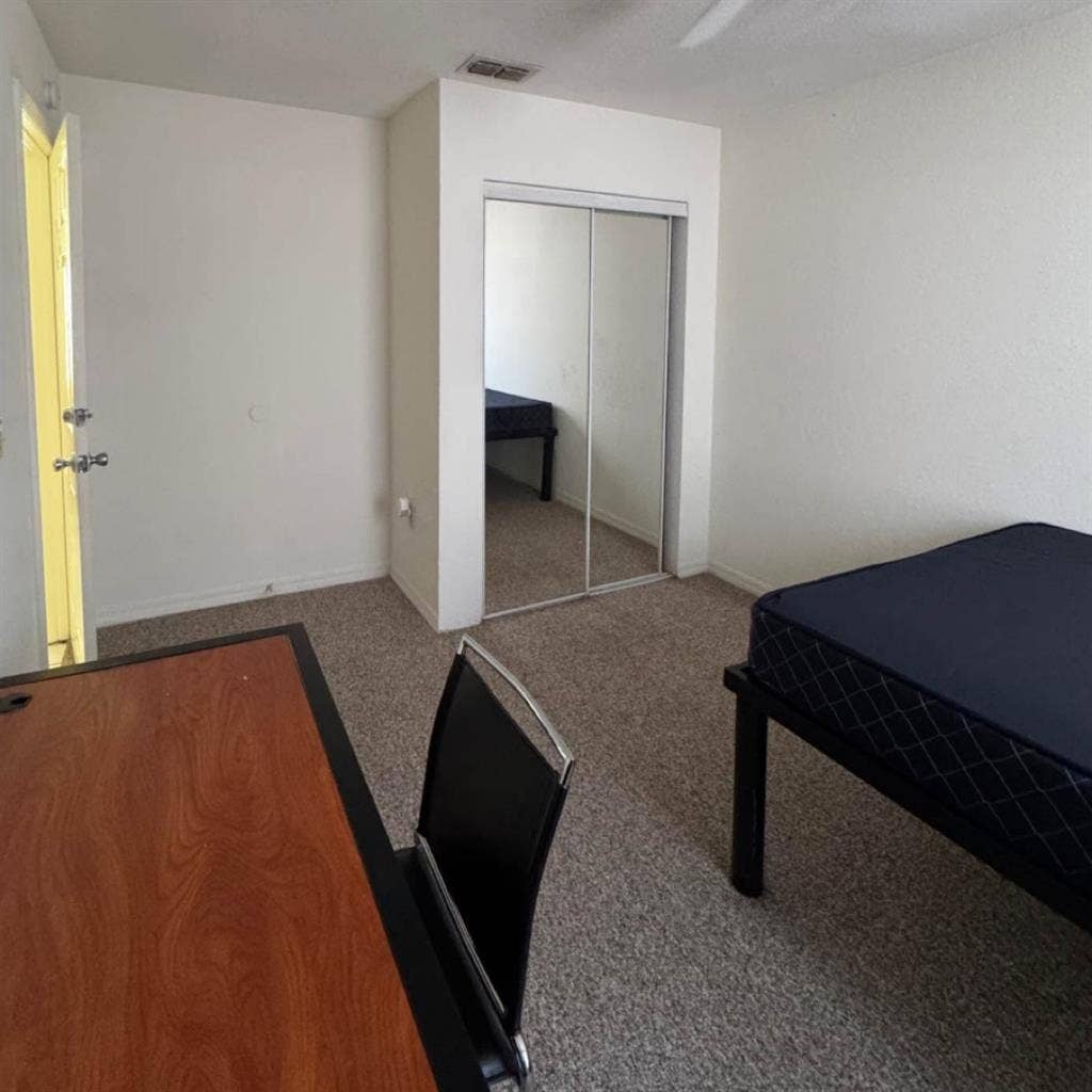 Private room for sublet