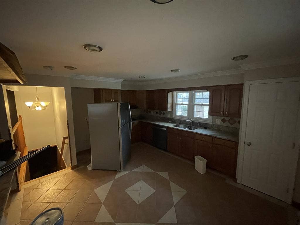 Room mates wanted 1k month