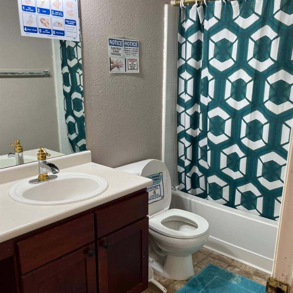 Private room near Denver Airport