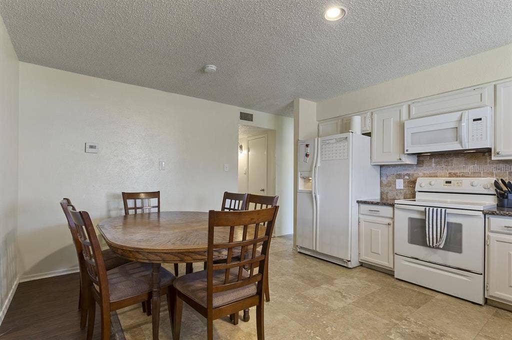 1 BR in Arlington