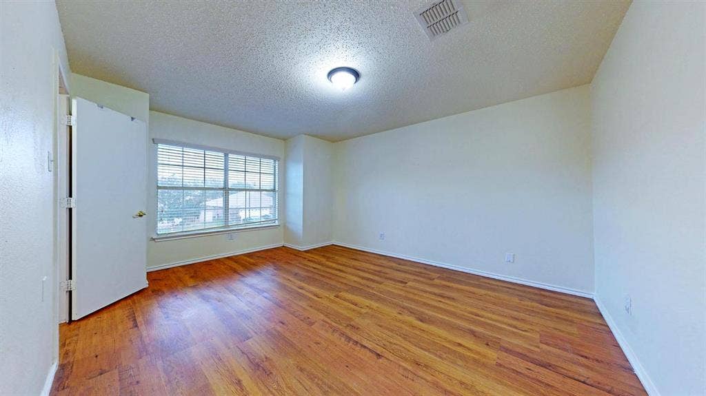 1 BR in Arlington