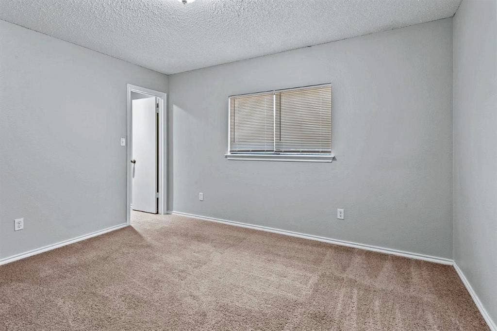 1 BR in Austin