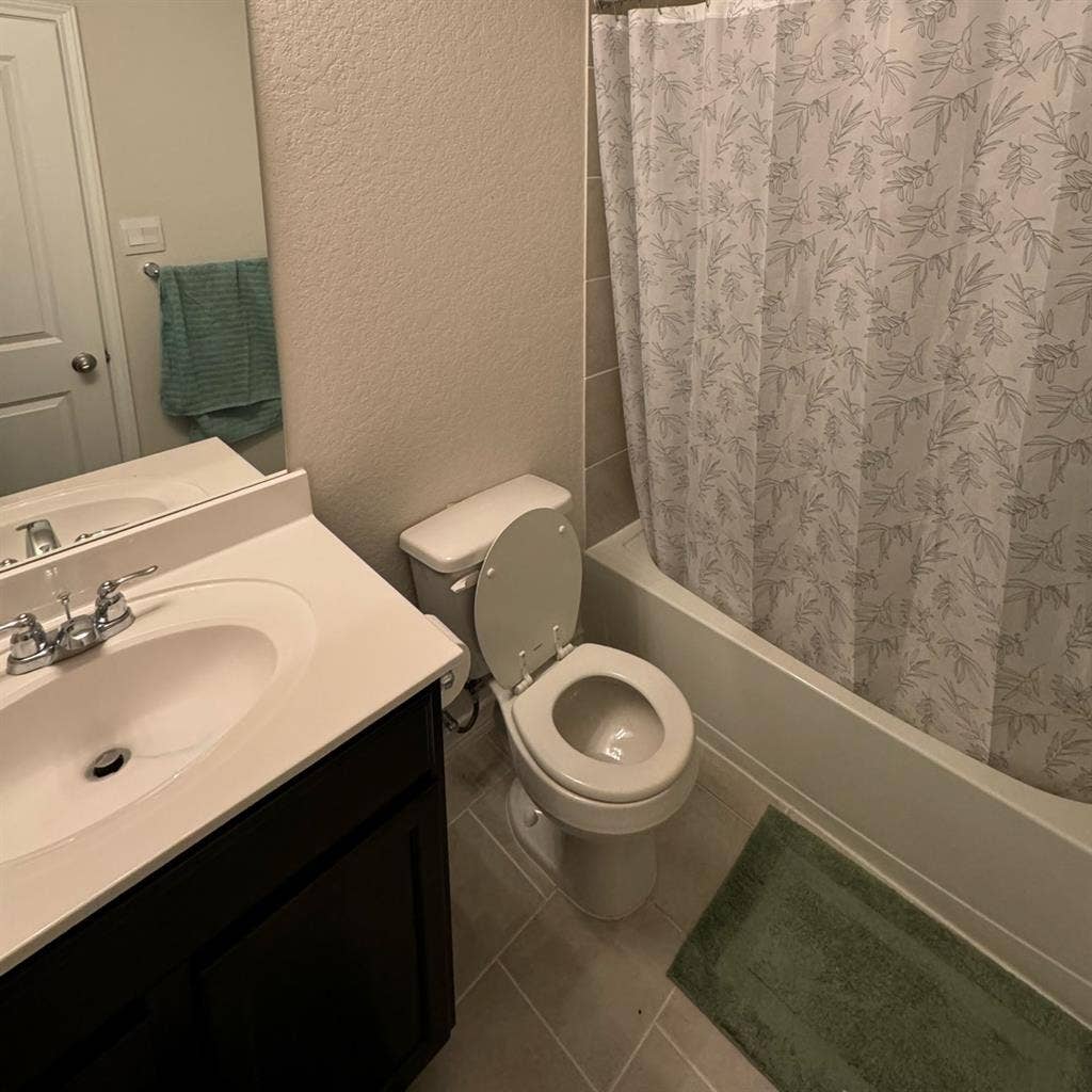 Room for rent includes utilities