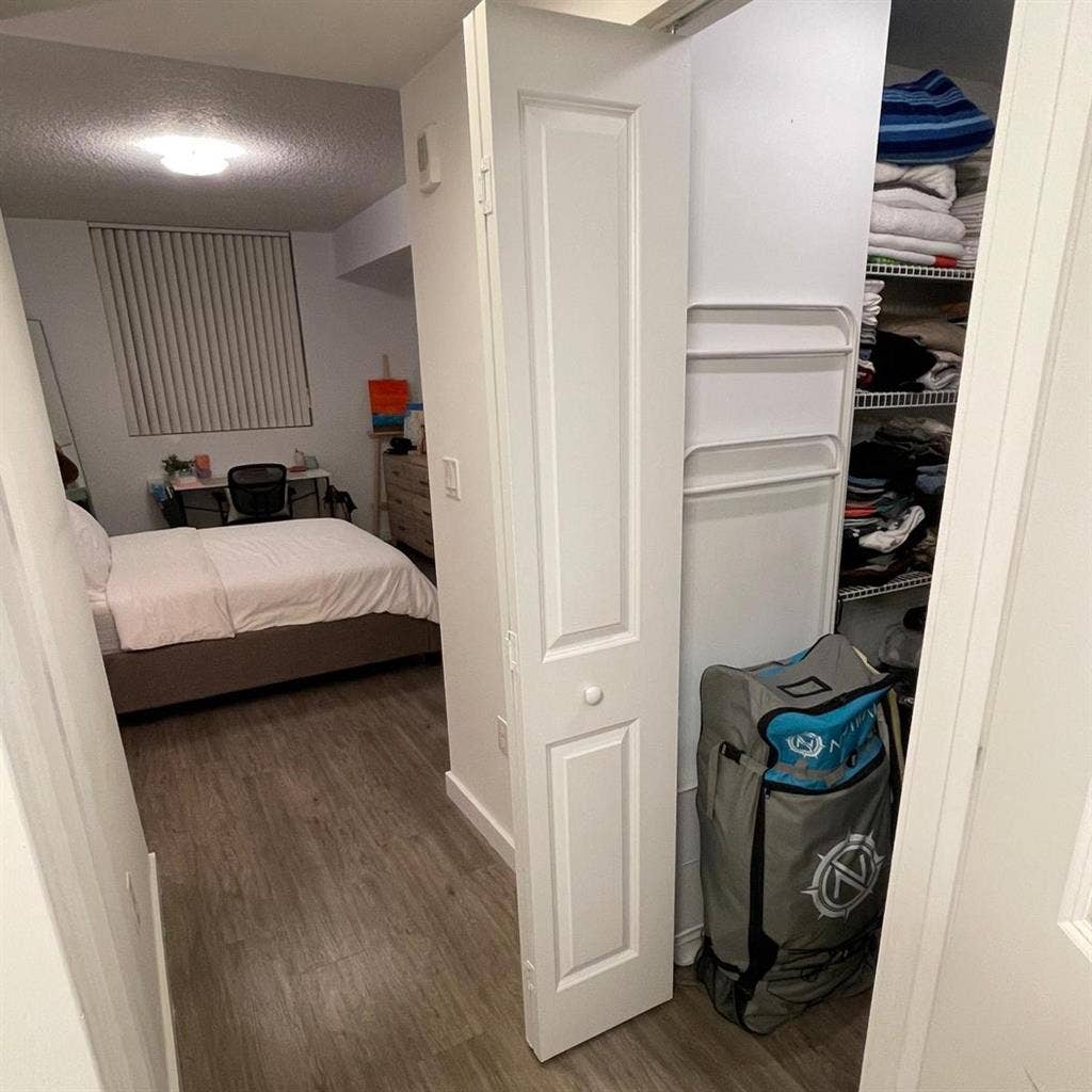 Room for Rent in Miami Edgewater!!!