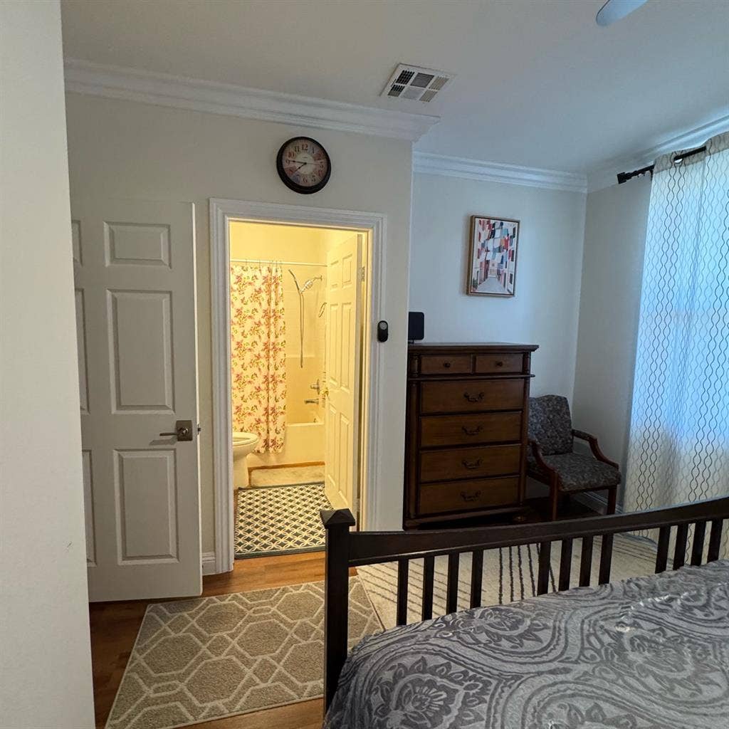 Large furnished room with Bathroom