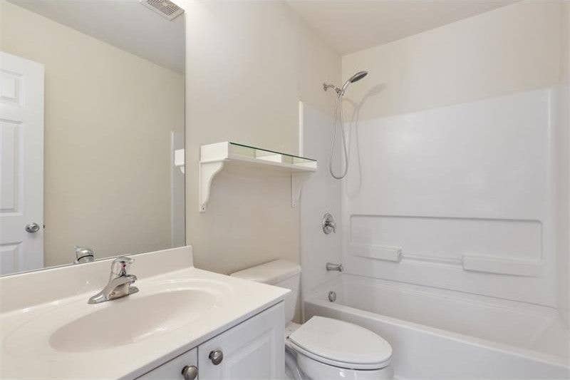 1 Bed 1 Private Bath available