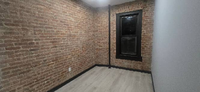 UES bedroom available No Fee