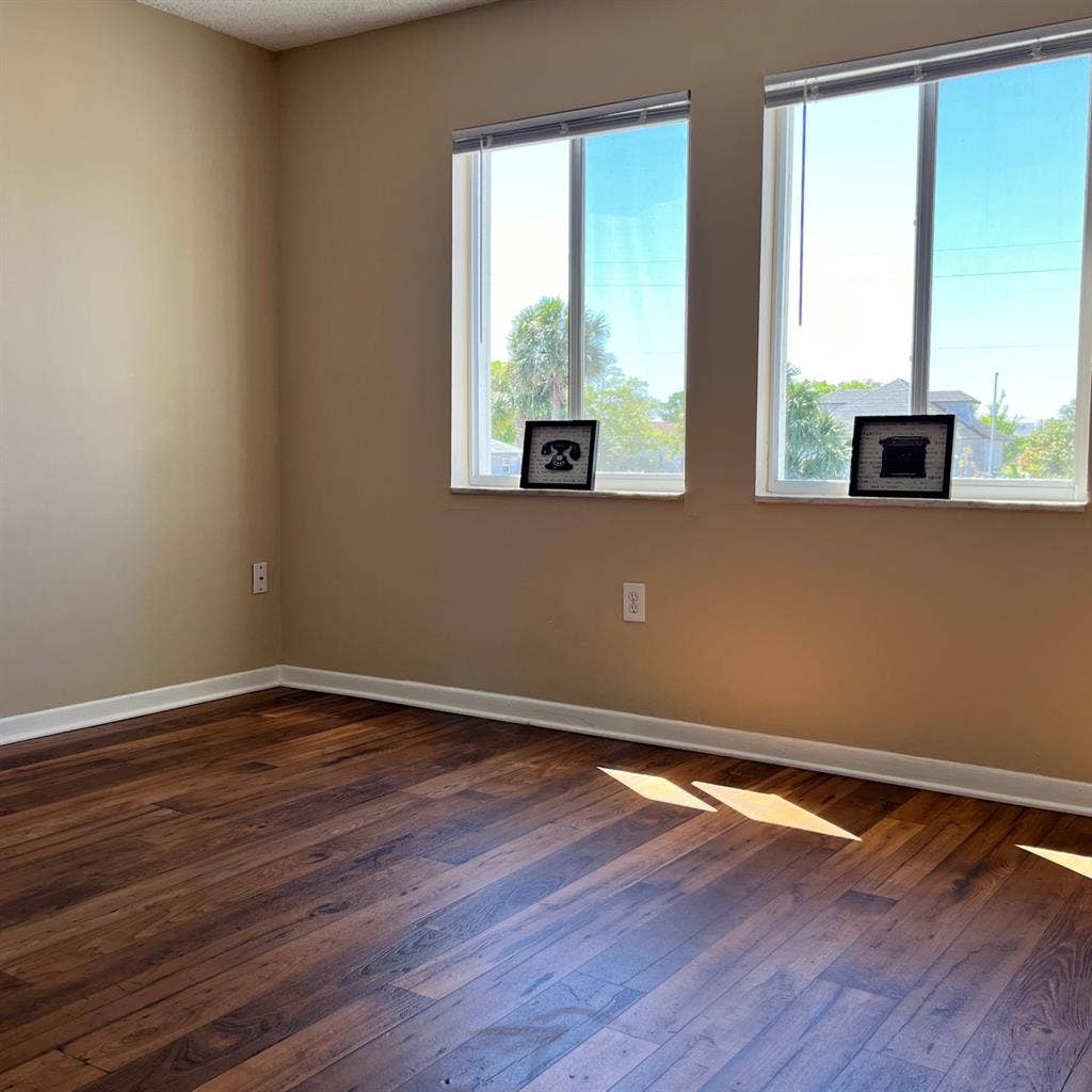 Private Room/ Bathroom in  Condo