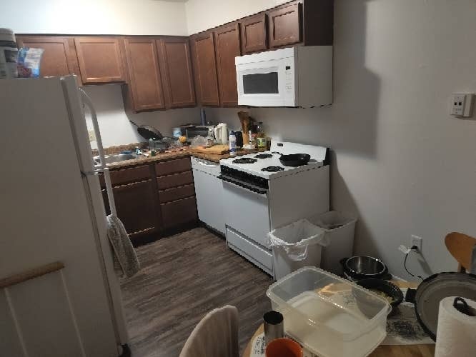 URGENT Looking for a roommate!