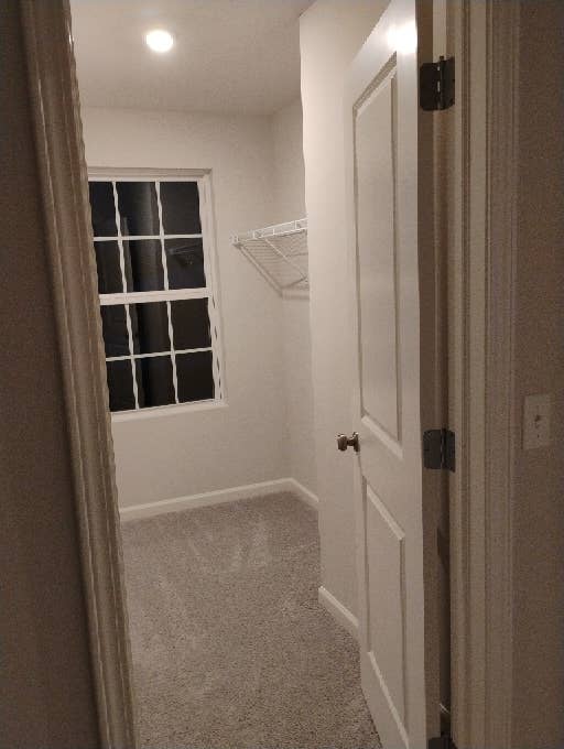 Large room with walk in