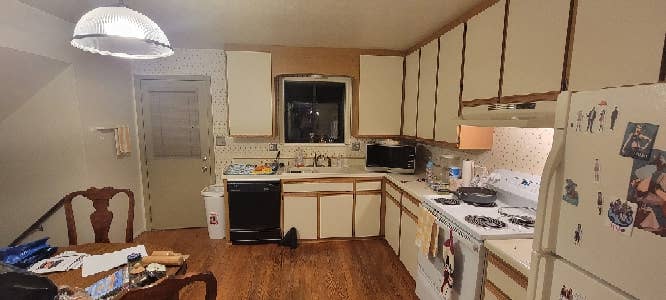 Looking for a roommate -  split