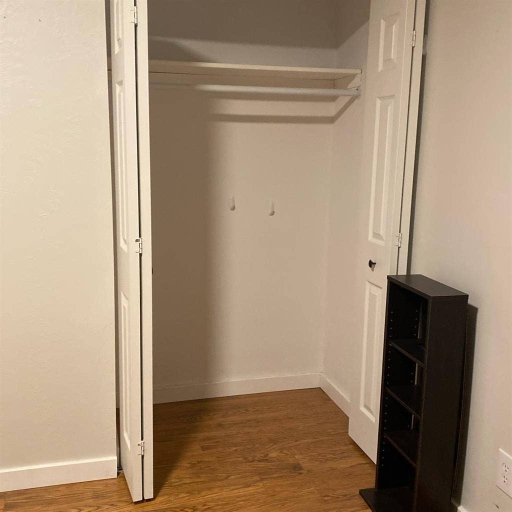 Looking for a roommate