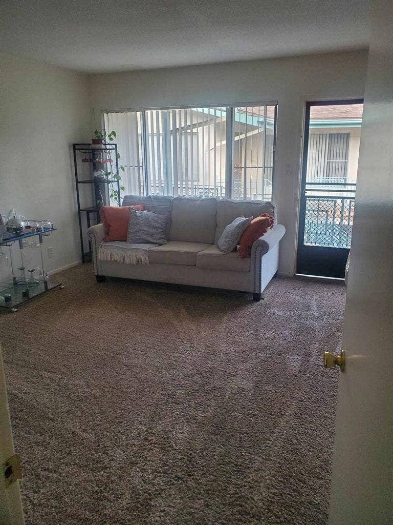 Seeking Roommate in Long Beach