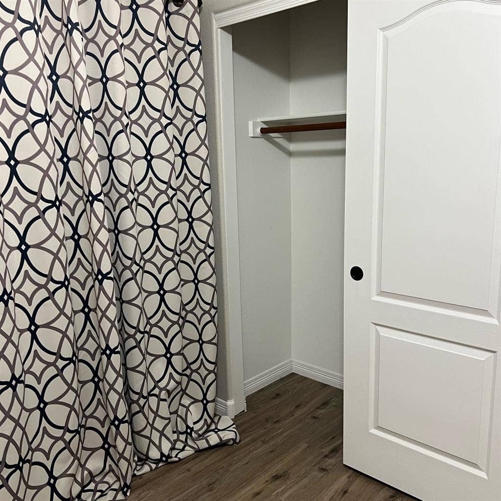 Room for Rent! + Private Bathroom!