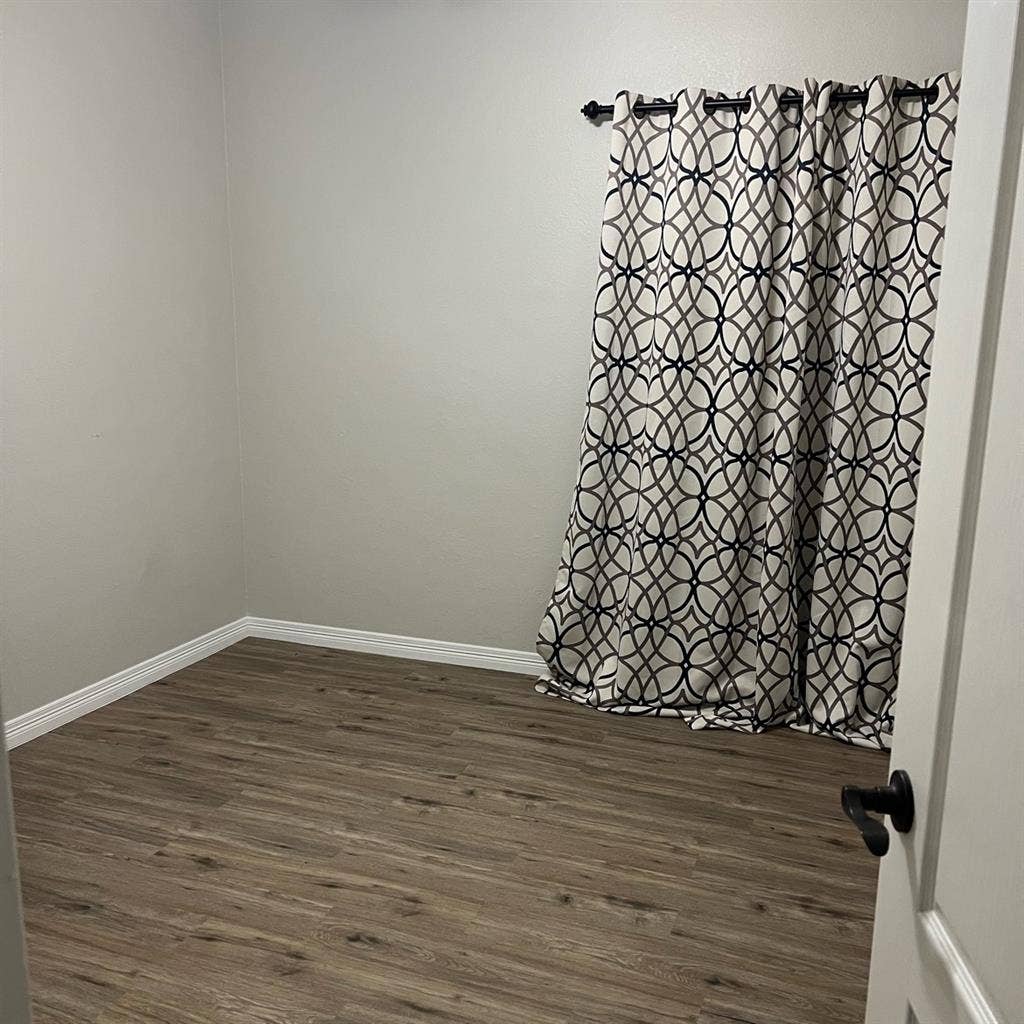 Room for Rent! + Private Bathroom!