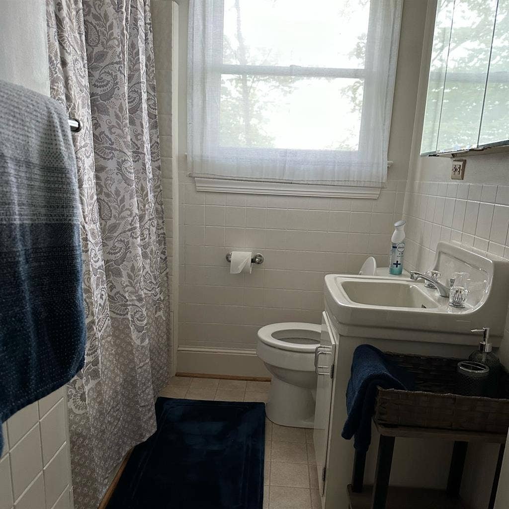 Town of Orange VA Room for rent