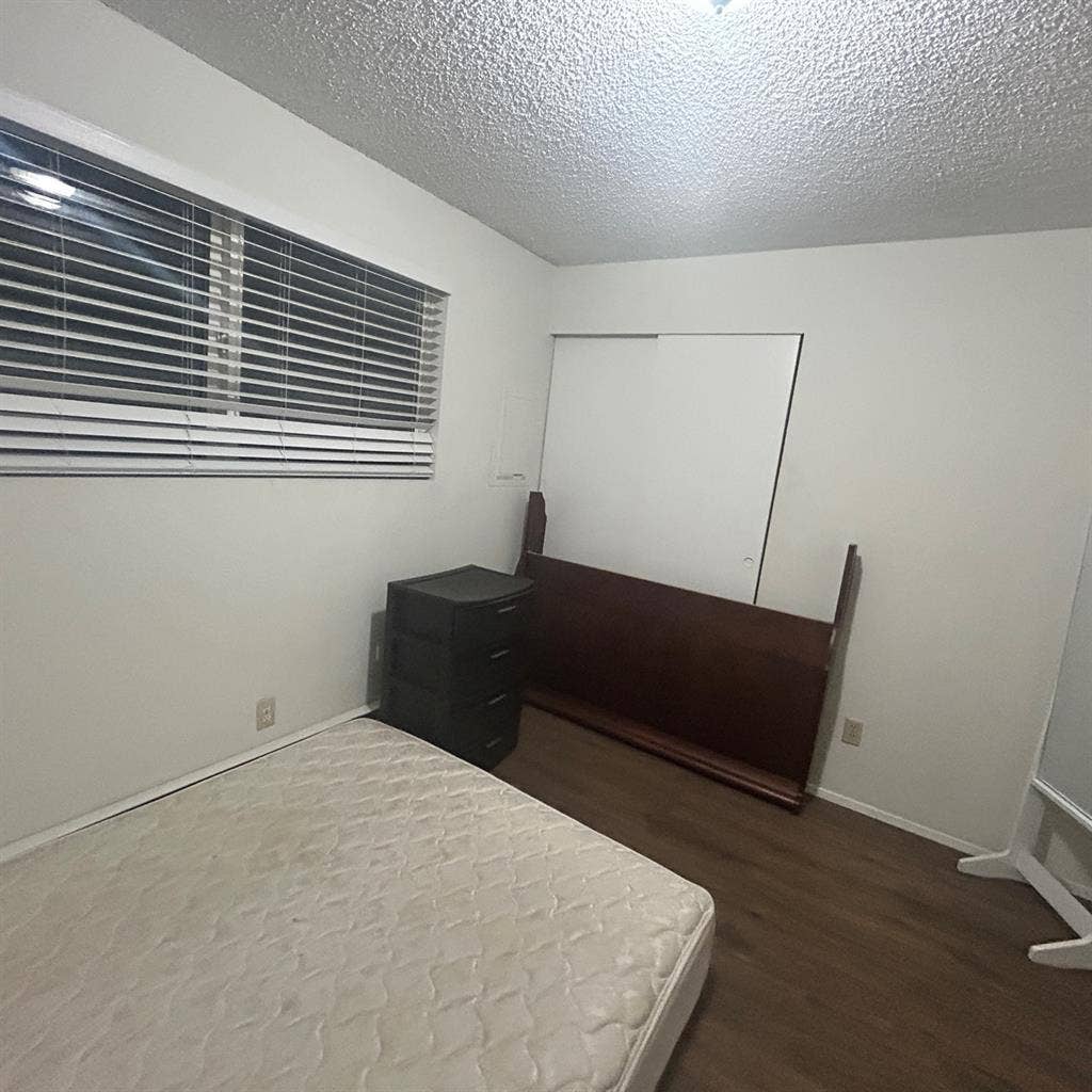 Roommate needed $. North Bend