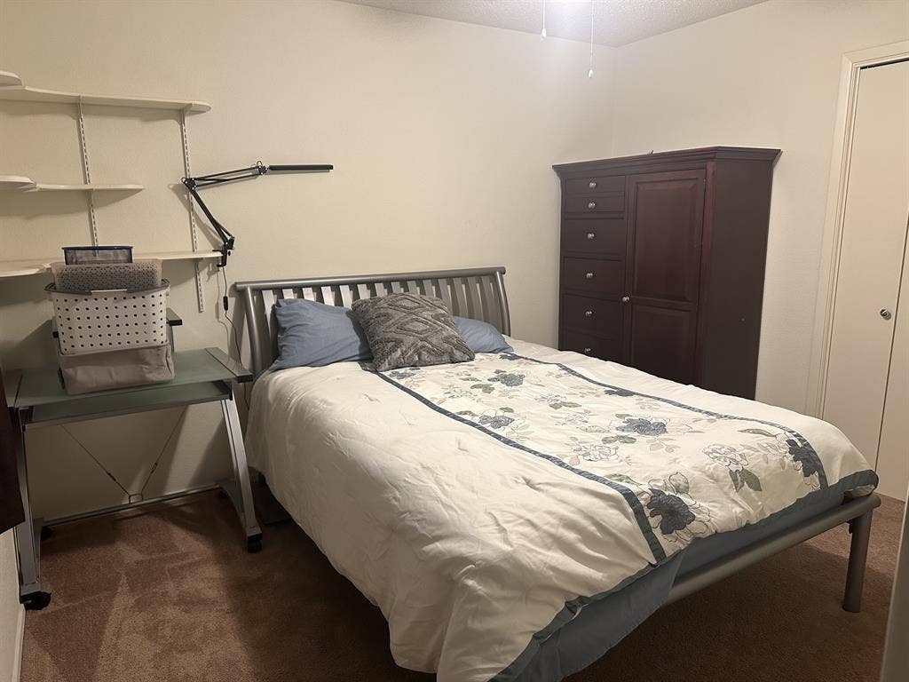 Looking for Roomate Private room