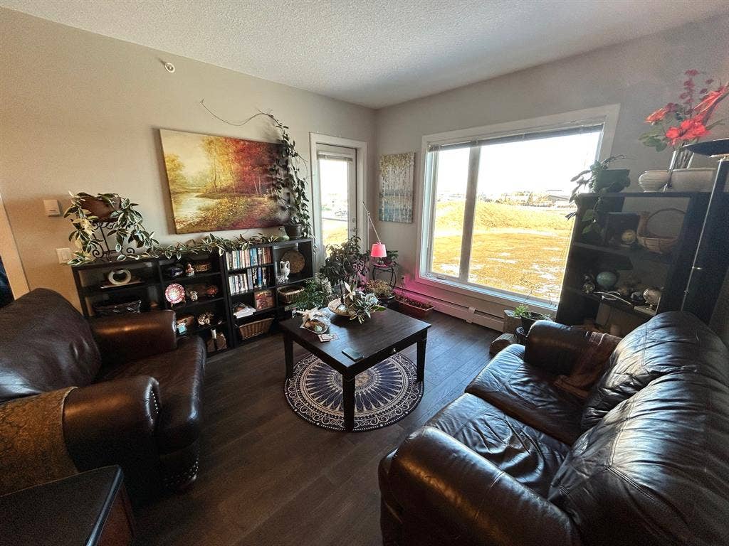 Bedroom - Furnished - Airdrie