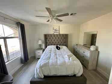 Room w Jack&jill bathroom.
WOMEN