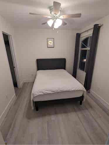 Room w Jack&jill bathroom.
WOMEN