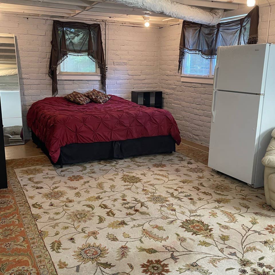 Large room for rent in Douglasville