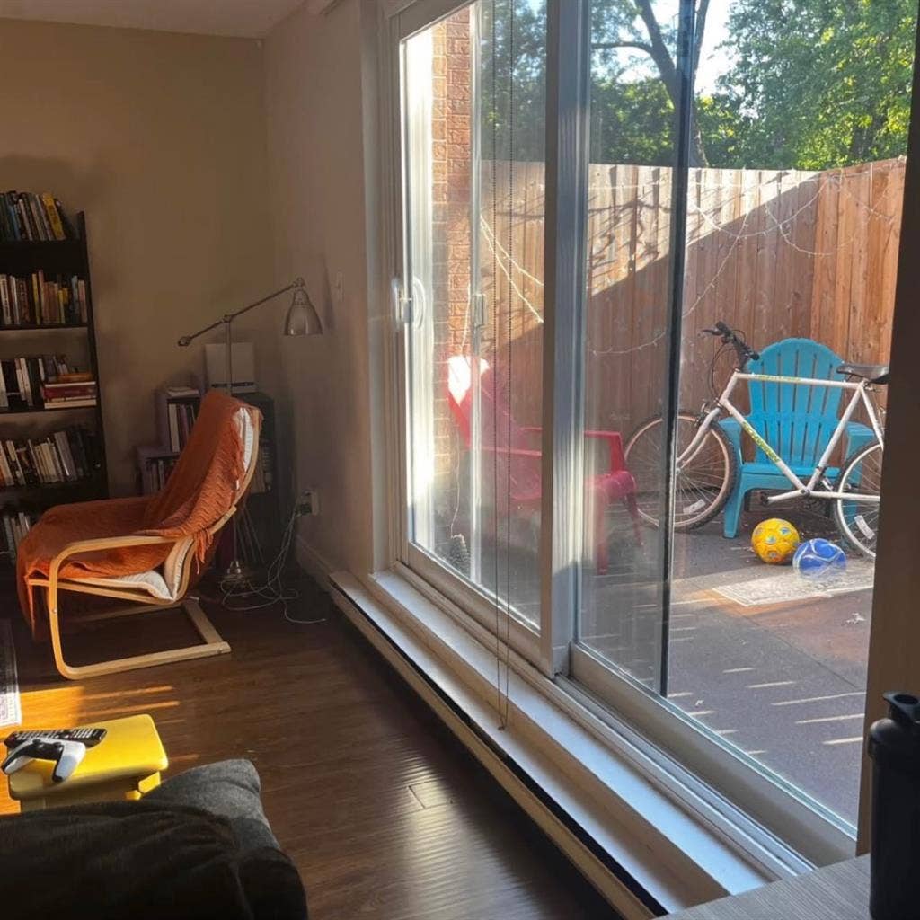 Room for rent near Yonge & Eglinton