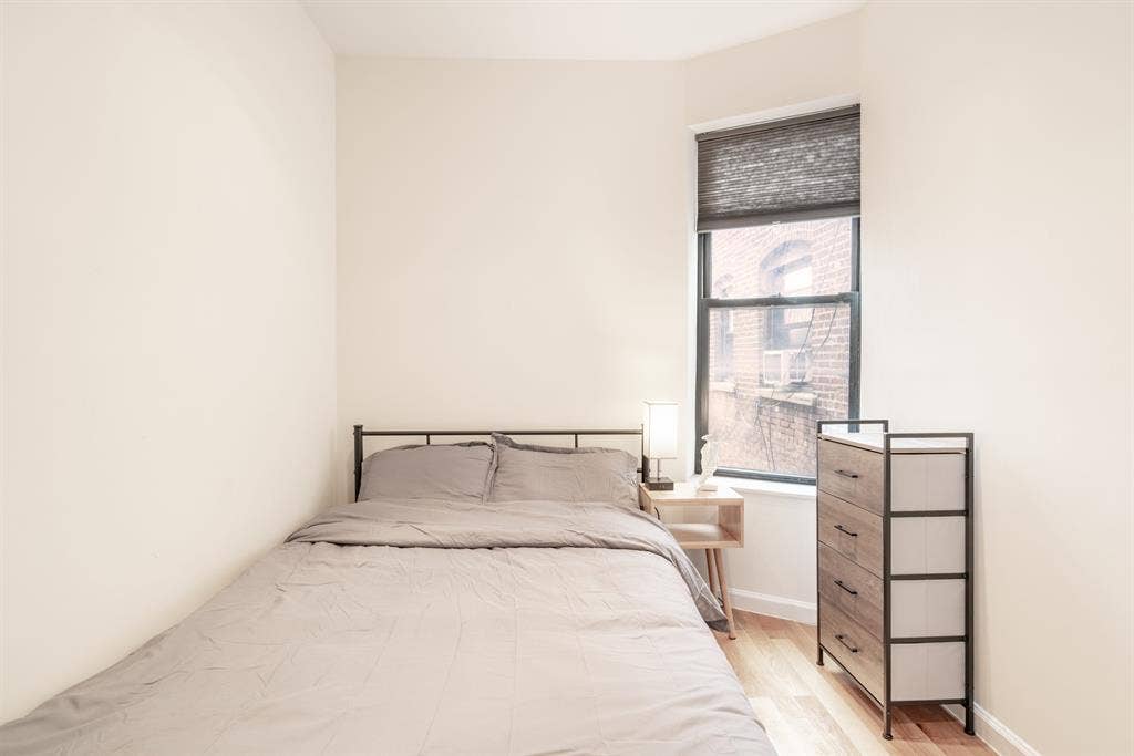 ✨Furnished Room at Amsterdam Ave✨