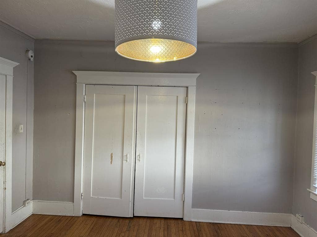 Room for rent 3blks from beach!