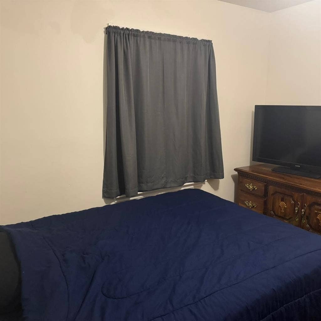 Cozy Bedroom for rent!