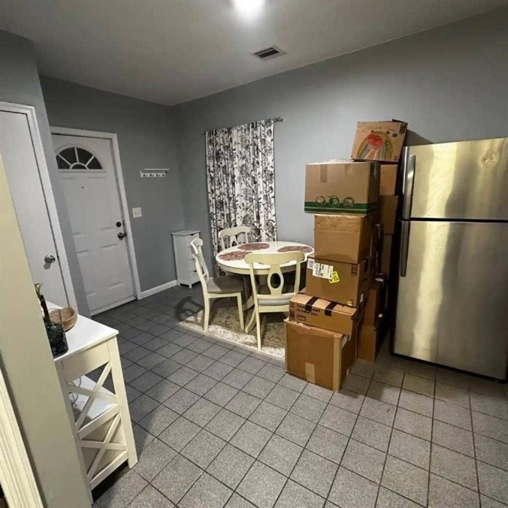 Looking for Roommate for 2 bedroom