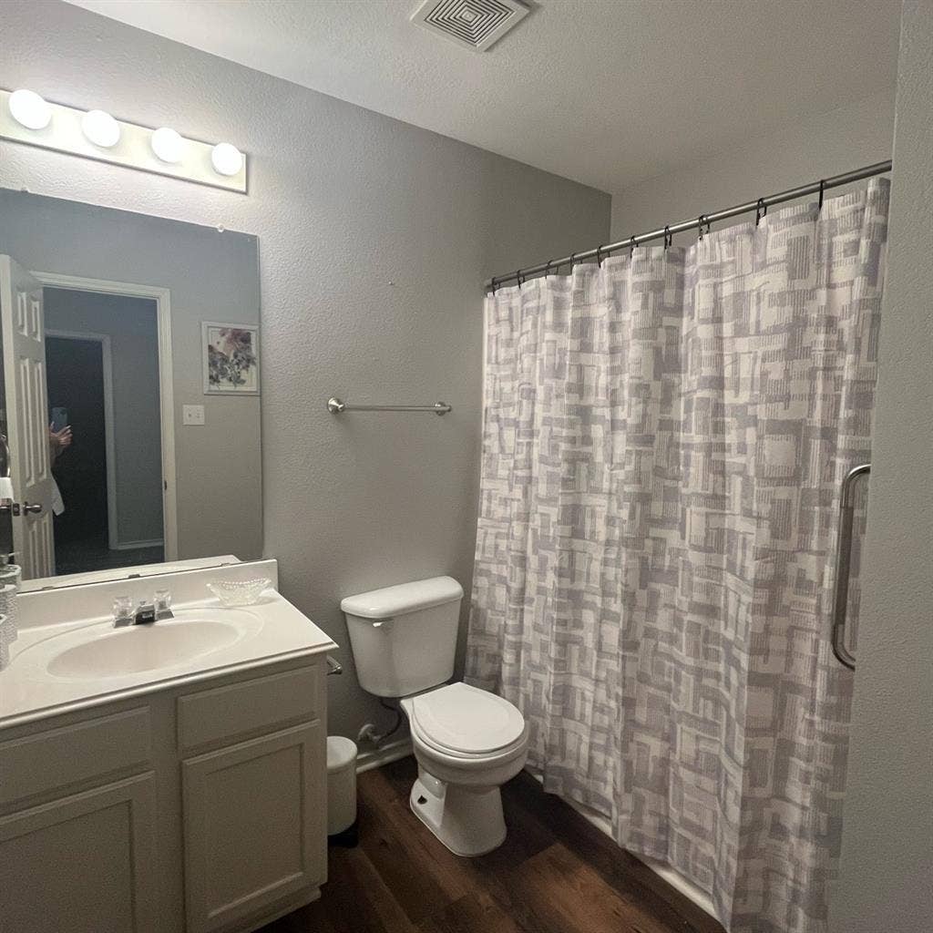 Spacious Room for Rent in McKinney