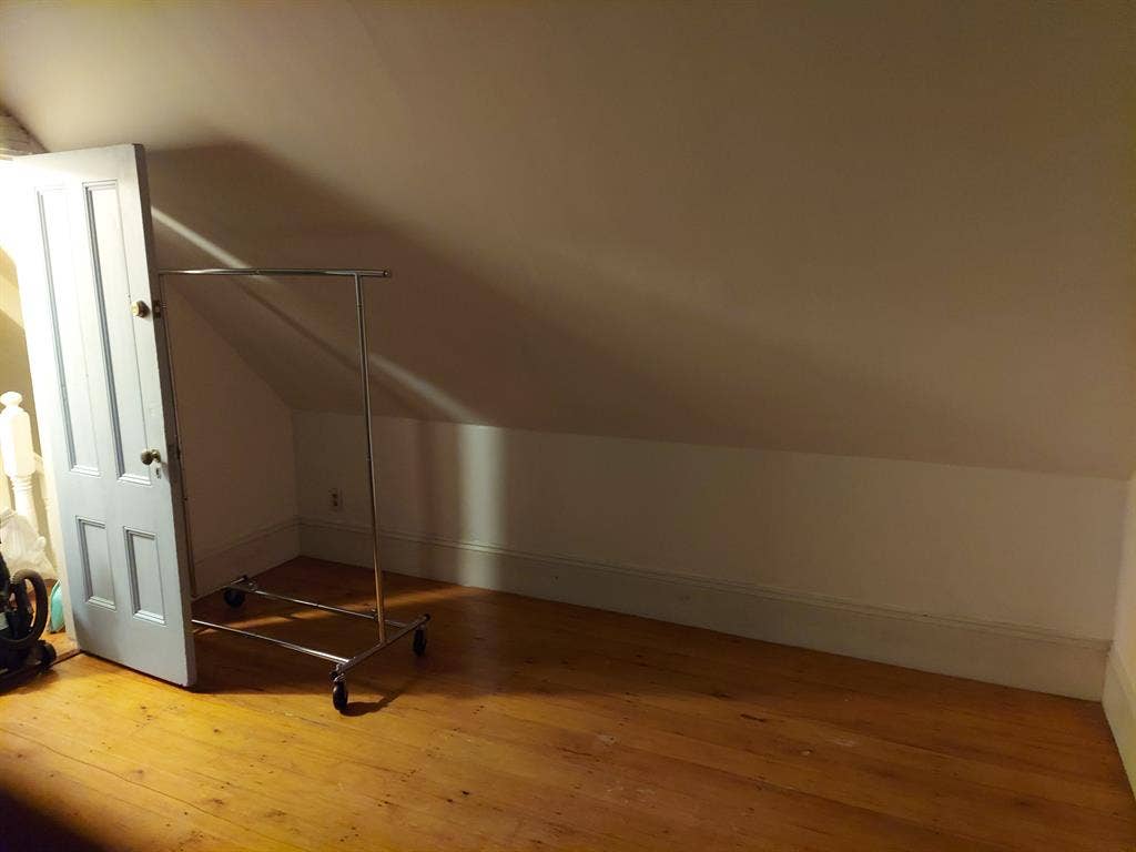 Room available in Jamaica Plain NOW