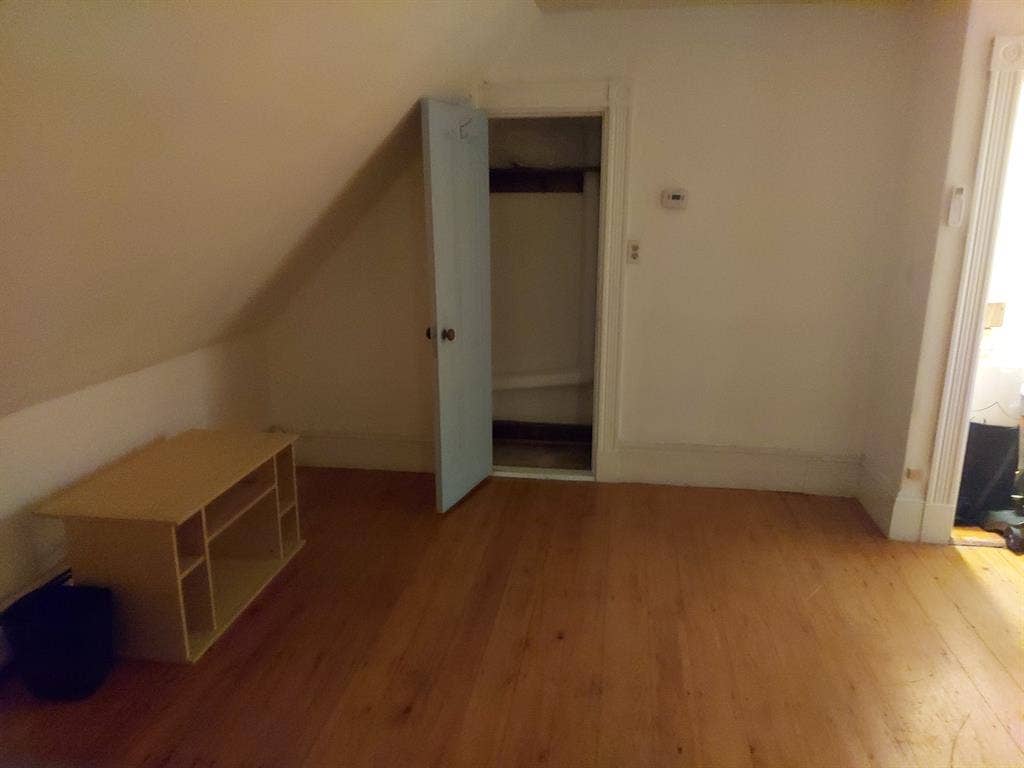 Room available in Jamaica Plain NOW