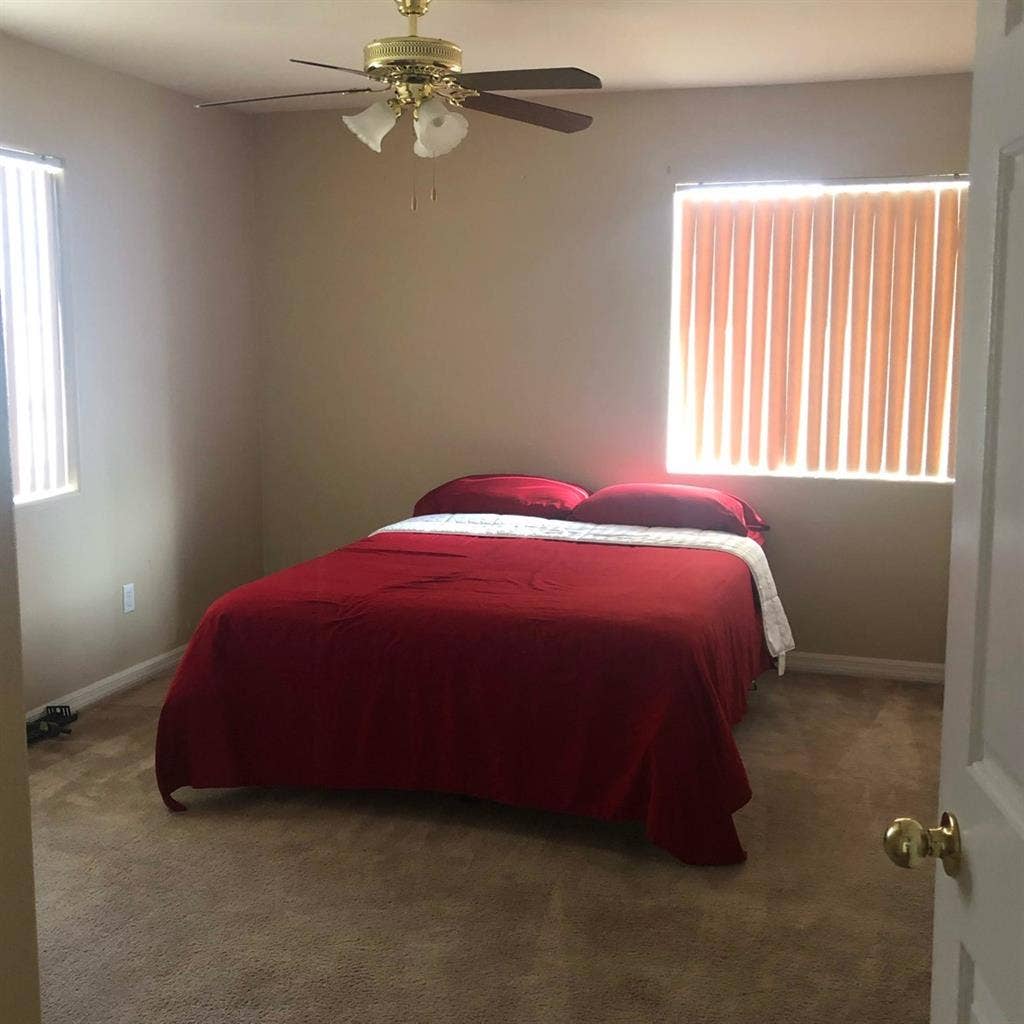 Room for rent Centennial area