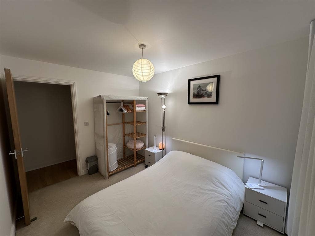 Cosy room, 5mins to Grays station