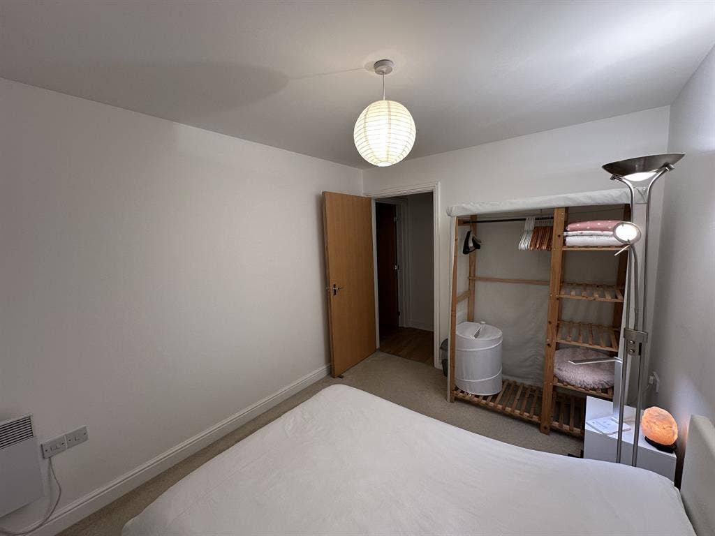 Cosy room, 5mins to Grays station