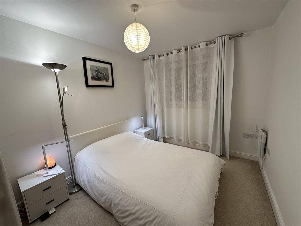 Cosy room, 5mins to Grays station