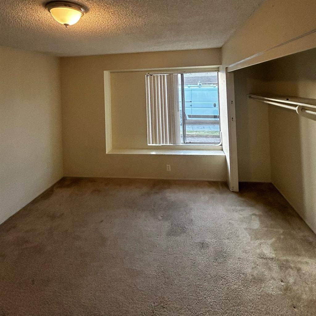 Looking for someone to rent a room