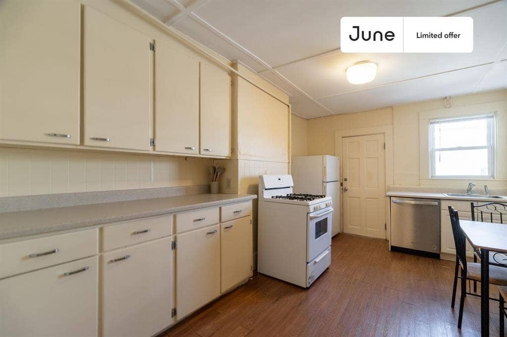 4 BR in Boston