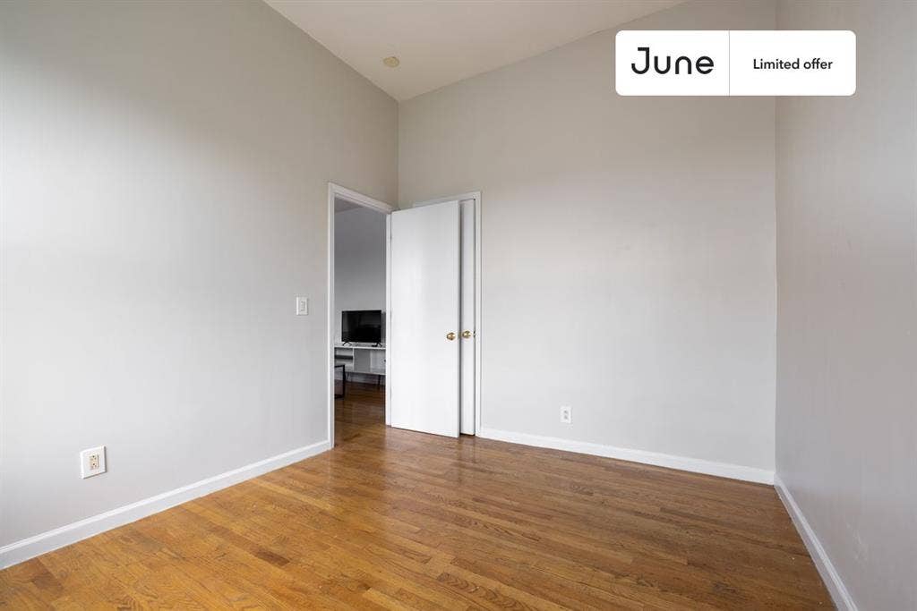 2 BR in New York City