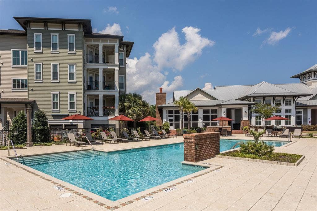 Daniel Island Apt ba ISO roomie