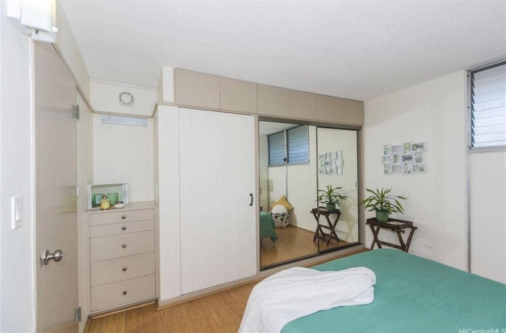 Room for rent in Ala Moana