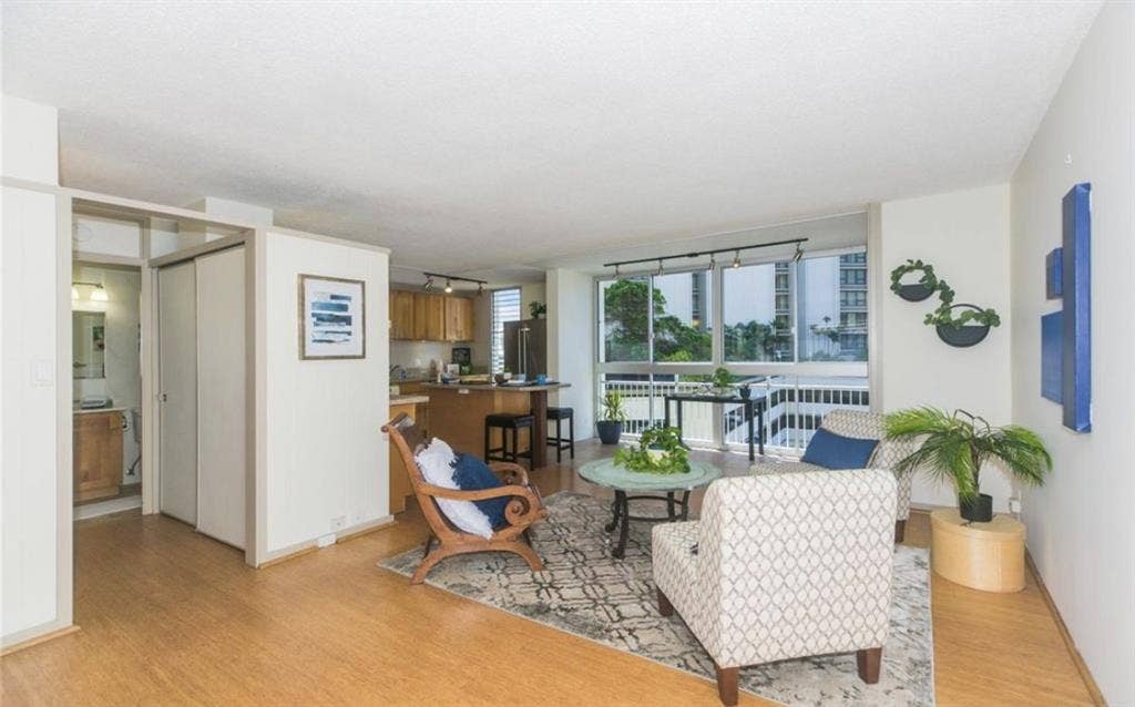 Room for rent in Ala Moana