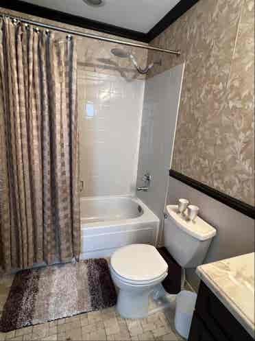 Bowie MD Room available IMMEDIATELY