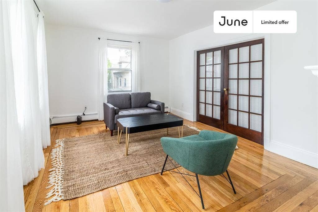 7 BR in Boston