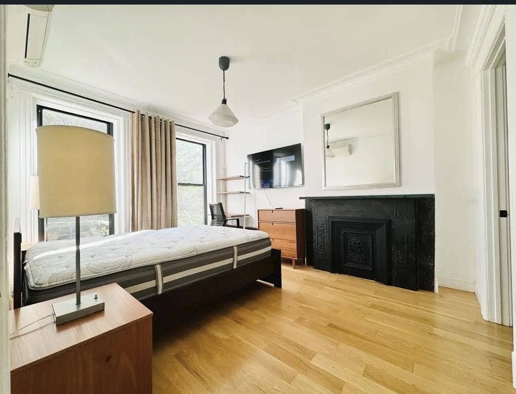 Room in Crown Heights Prvt BA